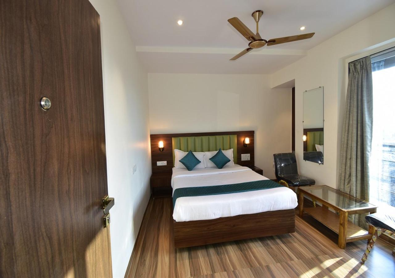 Hotel Candor Amigo Airoli Mind Space Navi Mumbai Luaran gambar