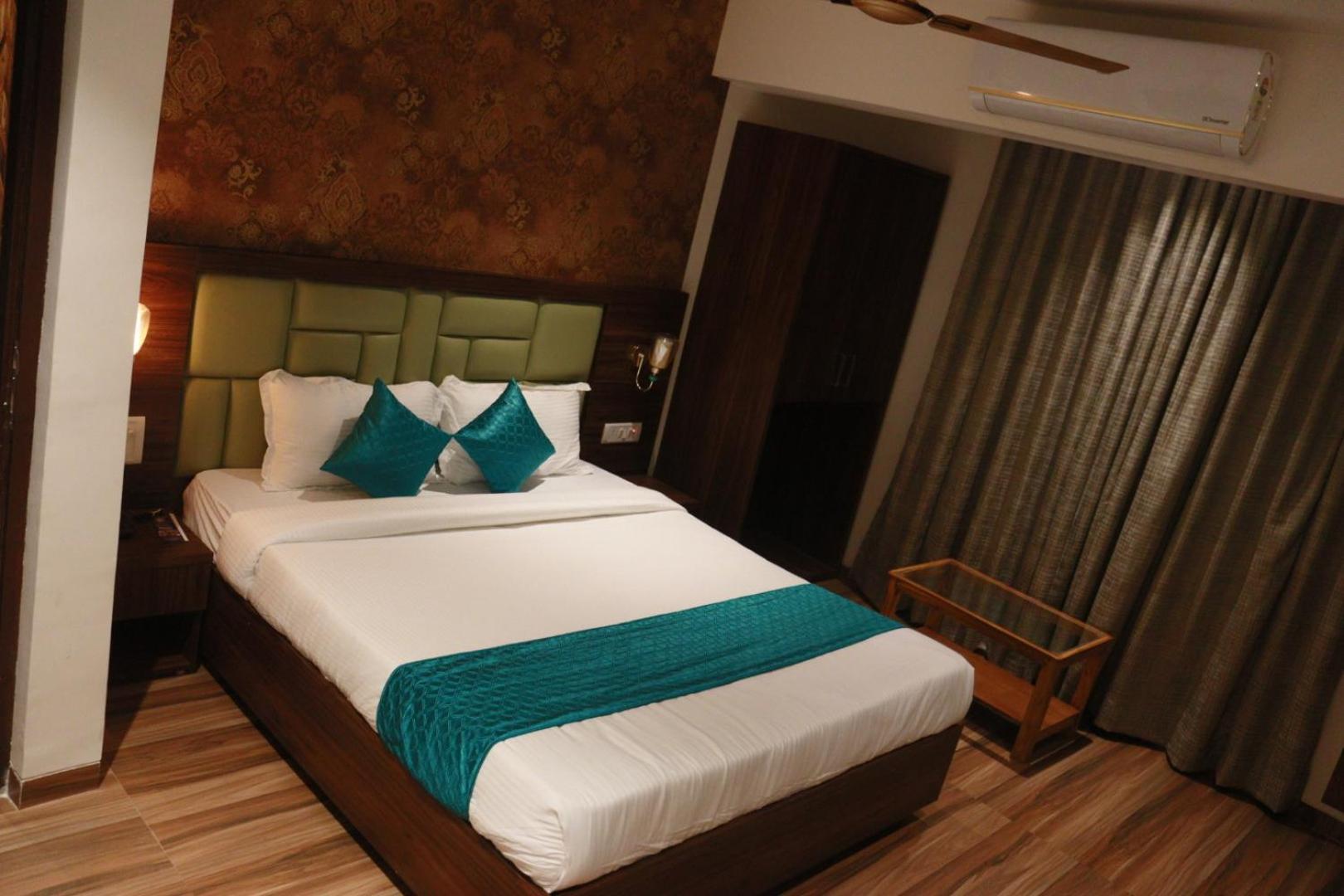 Hotel Candor Amigo Airoli Mind Space Navi Mumbai Luaran gambar